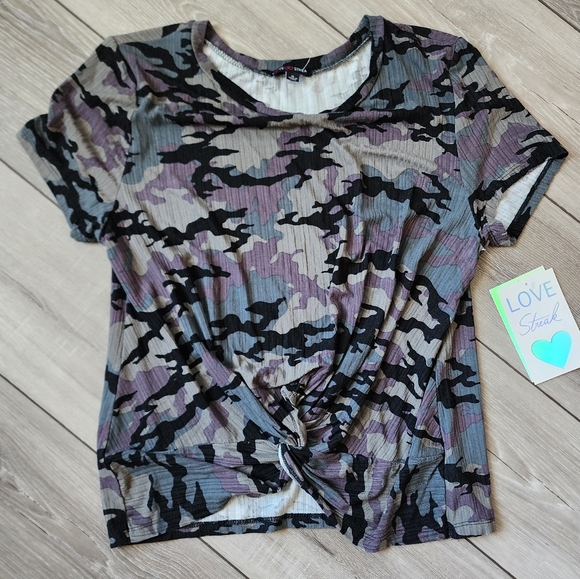 NEW Shortsleeve camo twist tee - Picture 10 of 11
